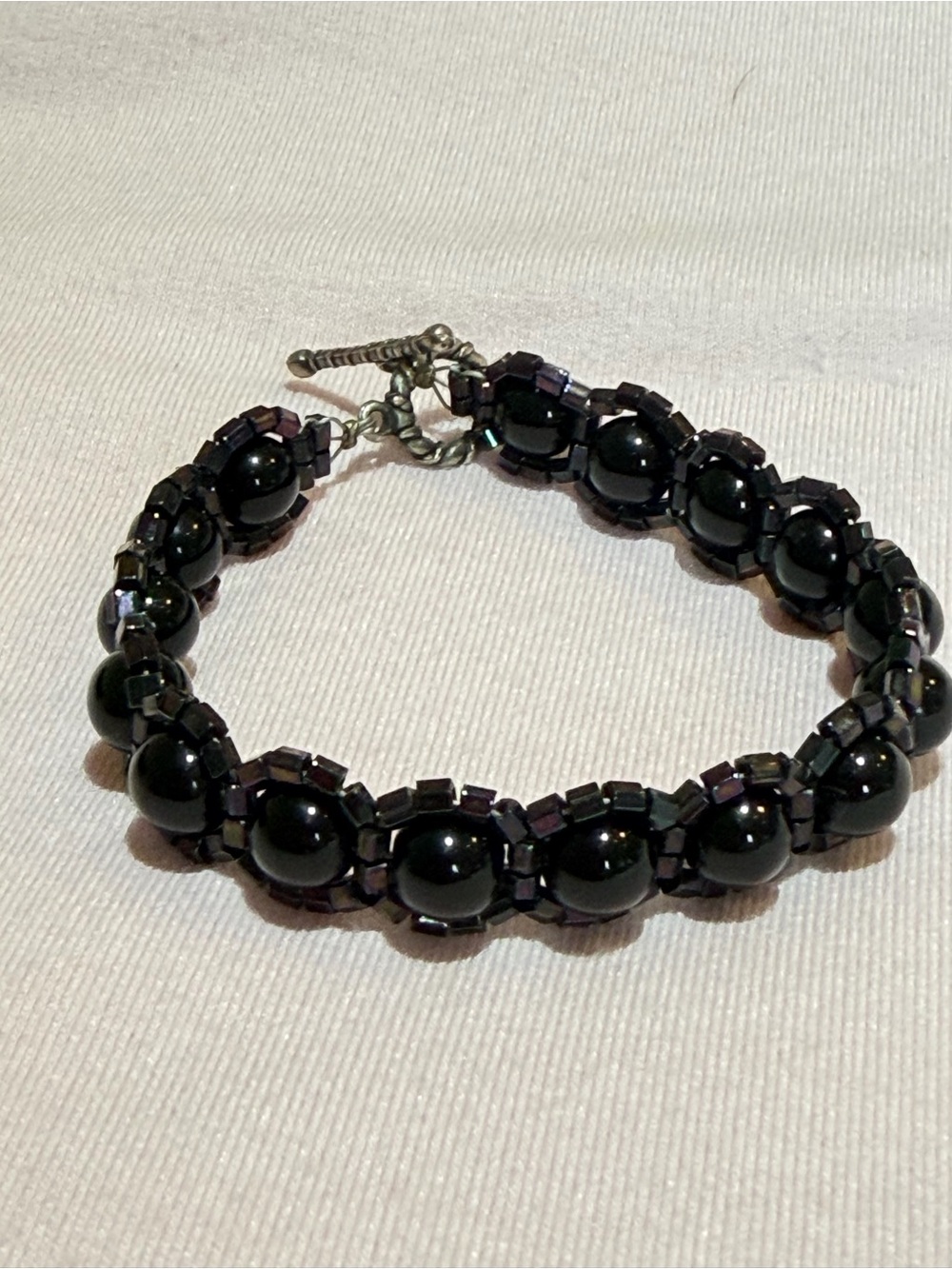 Black Beaded Women's Bracelet - Classic Elegance